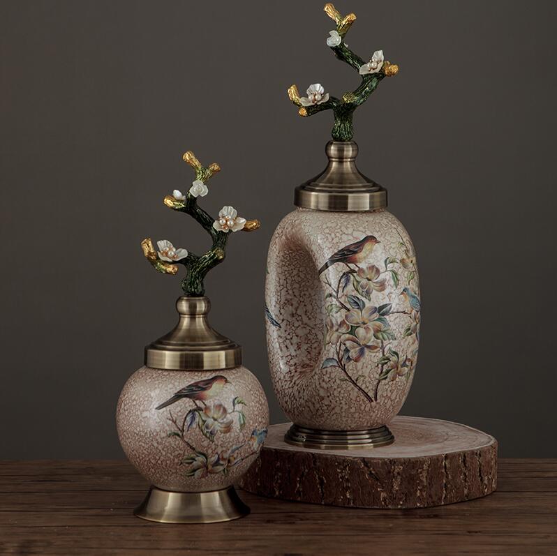 European Classic Luxury Vase Ornament Home Decoration Ceramic Crafts Livingroom Coffee Bar Desktop Retro Figurines Miniatures 2